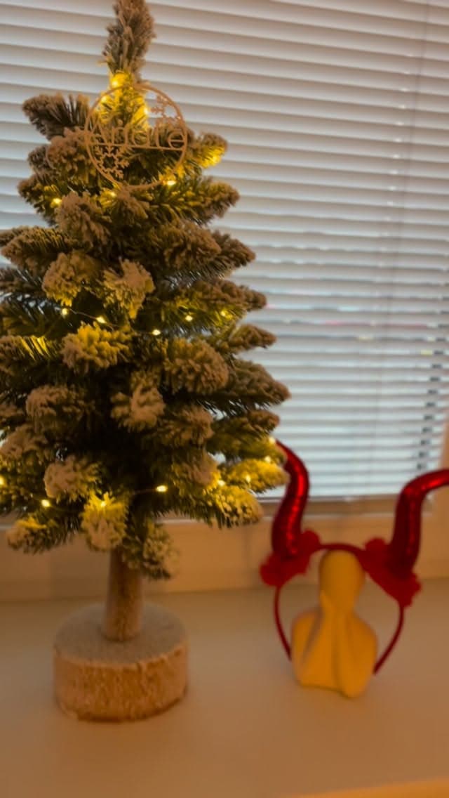 Naše posledné tohtoročné párové masáže🎄

Veľmi sa tešíme, že ste si ich obľúbili a nebojte sa, vidíme sa aj v novom roku!🙋🏼‍♀️ 

Nezabudnite nás sledovať, aby vám ďalšie párové masáže neušli, pretože termíny sa rýchlo míňajú.

A ďakujeme za váš záujem, každú masáž sme si (chcem veriť tomu, že všetci😁) užili a tešíme sa už teraz na tie ďalšie!✨
.
#anate#massage#massagetherapy#lovemyjob#christmas
